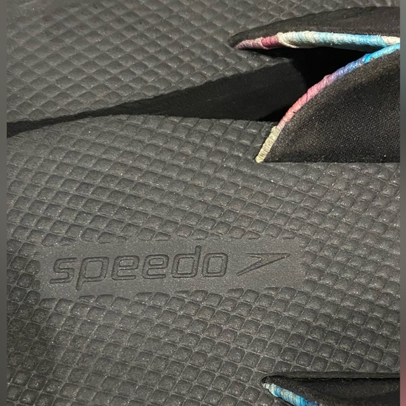 Speedo Flip Flops Women’s Size 9 Rainbow Striped - Picture 4 of 6